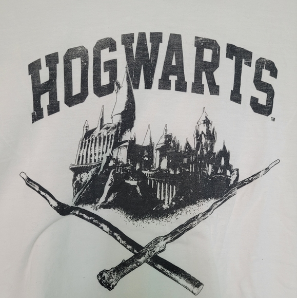 Hogwarts T-shirt - Picture 3 of 5
